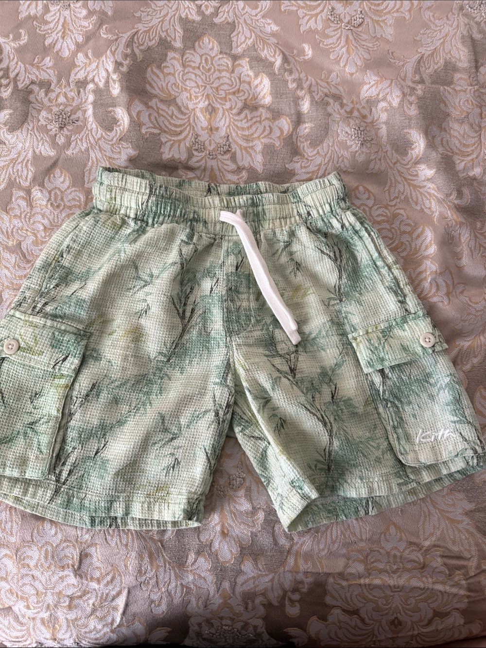 Kith size Large